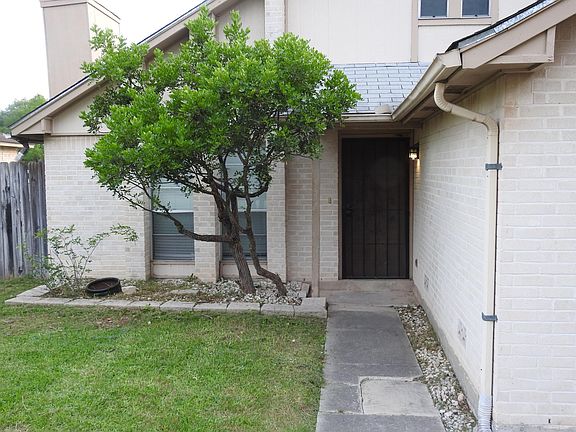 3rd image of 14707 Ridge Glen Dr