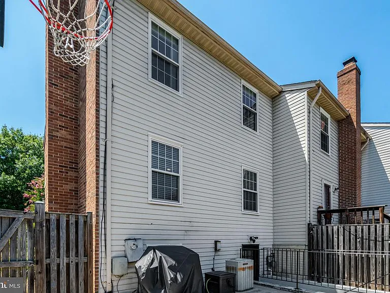 6063 Hydrangea Dr — Photo 43