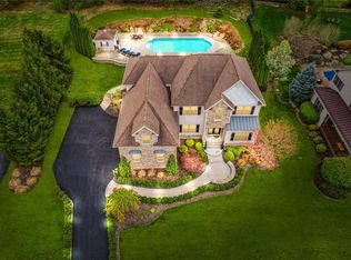 8 Prestwick Dr, Monroe, NY 10950