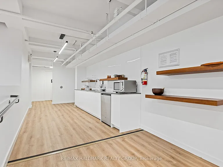 135 Barrette St #207 — Photo 39