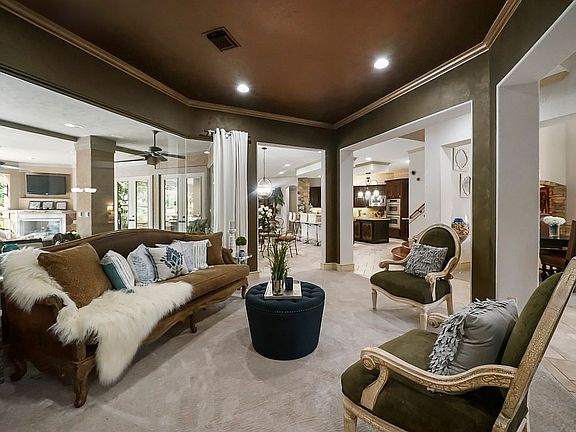 5th image of 13807 Medina Lake Ct