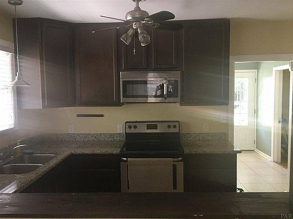 4th image of 205 W Hernandez St