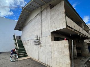 1722 Democrat St, Honolulu, HI 96819