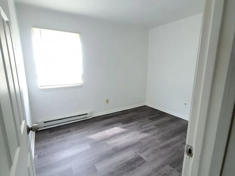 6241 Alexander St — Photo 4