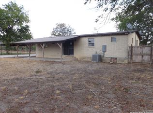 527 Dry Hollow Rd, La Vernia, TX 78121