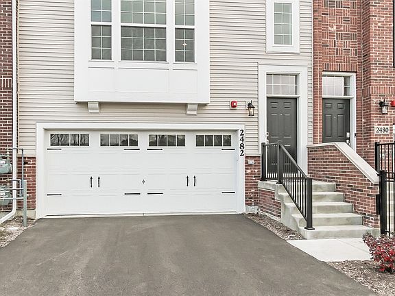 2nd image of 2482 Huntleigh Ln #10.05