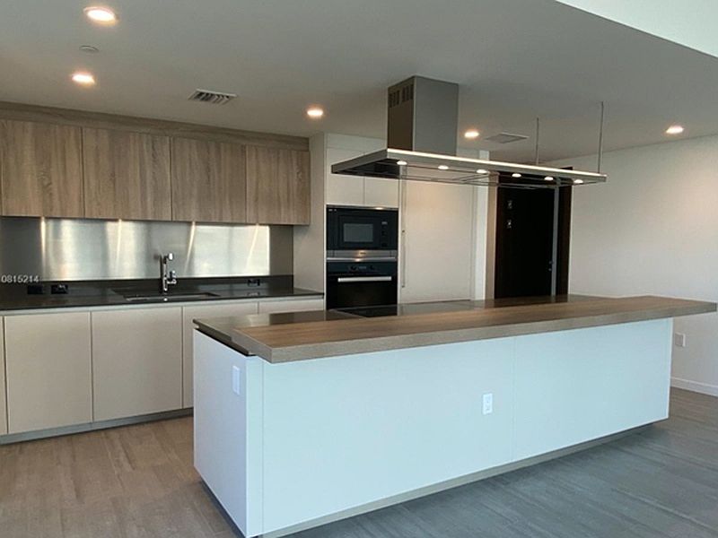 1st image of 1000 Brickell Plz #4800