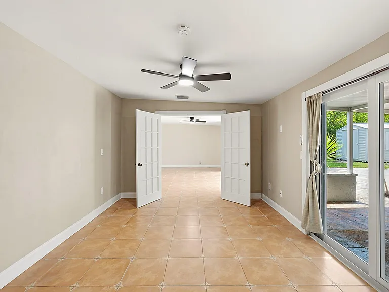 2811 NE 16th St — Photo 30