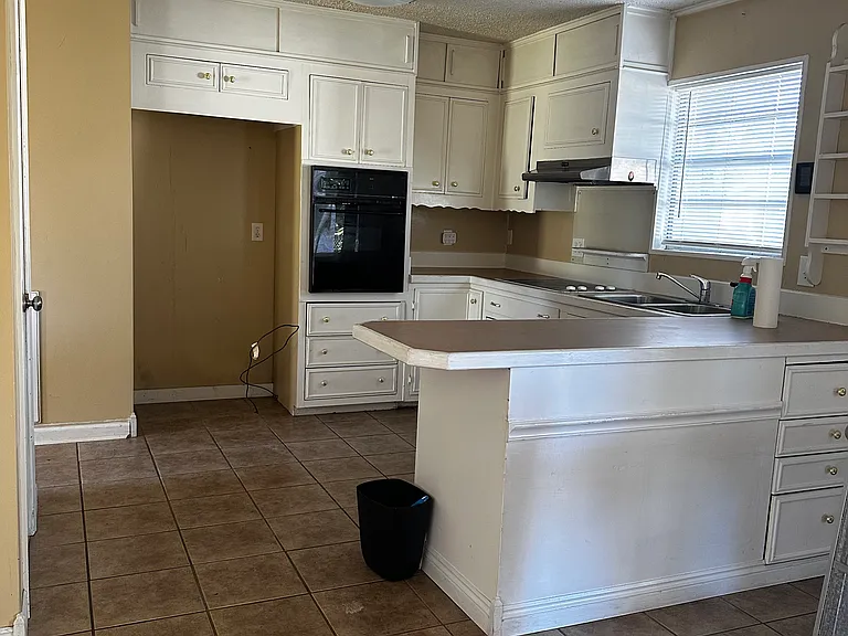 577 Lula Ln — Photo 4