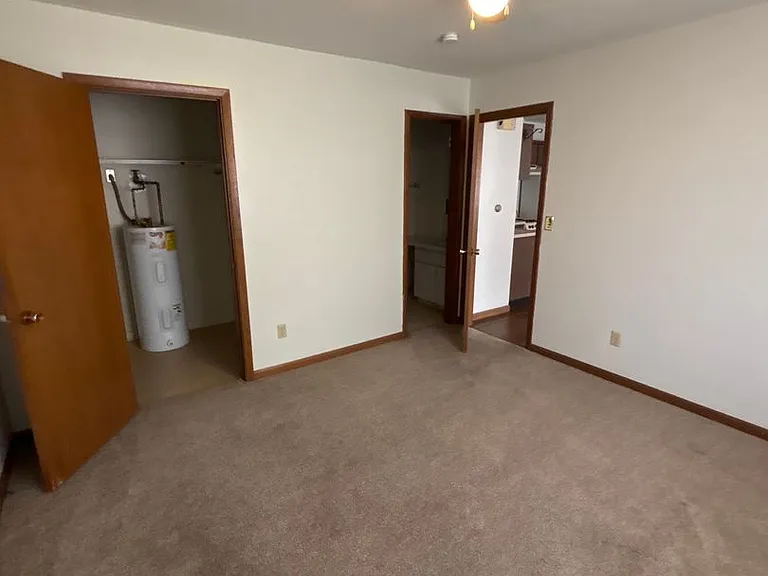 2718 Wayne Ave — Photo 17