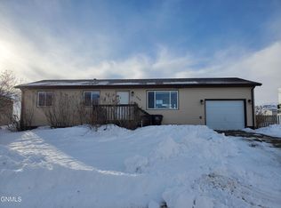 306 3rd Ave SE, Belfield, ND 58622