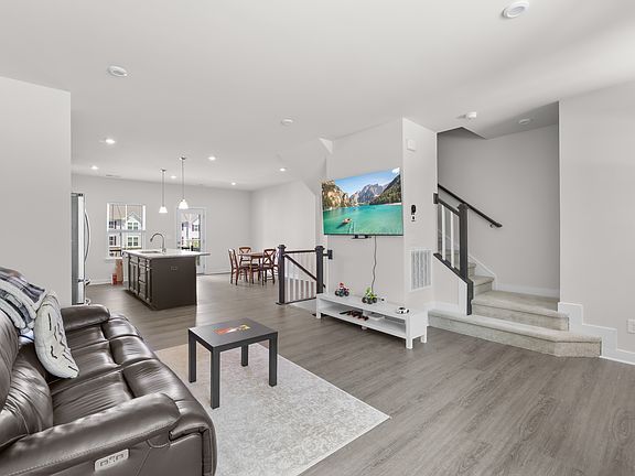 5th image of 9338 Mallard Mills Dr
