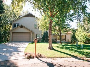1922 Parkland Ct, Saint Paul, MN 55119