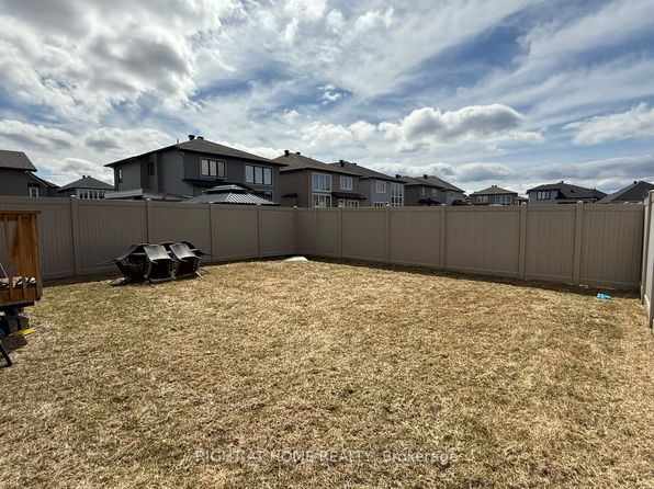 636 Rouncey Rd, Ottawa, ON K2V 0P2