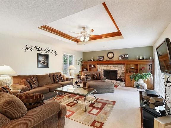 5th image of 1087 NE Greenwood Ct