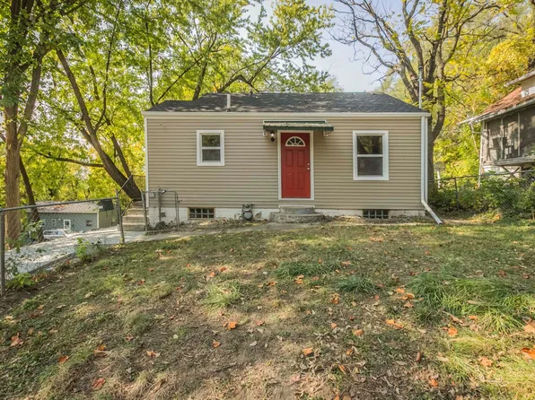 2900 Oxford St, Des Moines, IA 50313