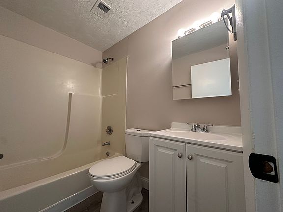 3rd image of 4 Gorham Ave APT 3C