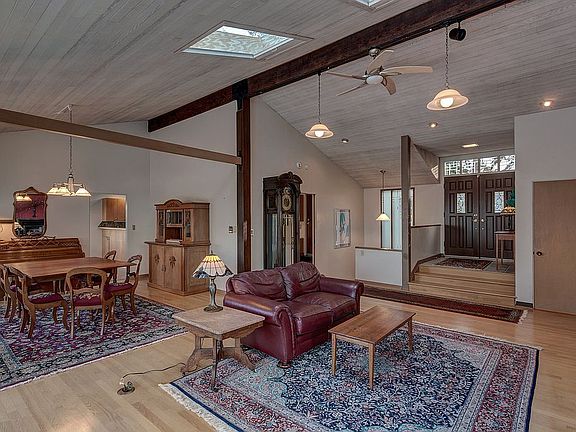 5th image of 120 Highland Dr