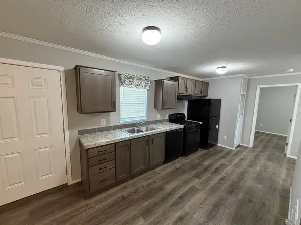 510 N Range St #15, Westport, IN 47283