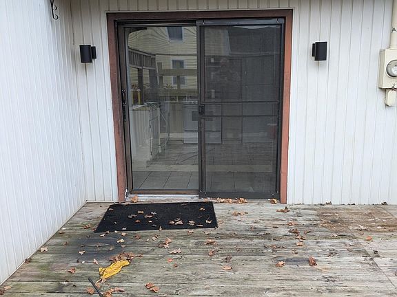 5th image of 200 Dexter Rd