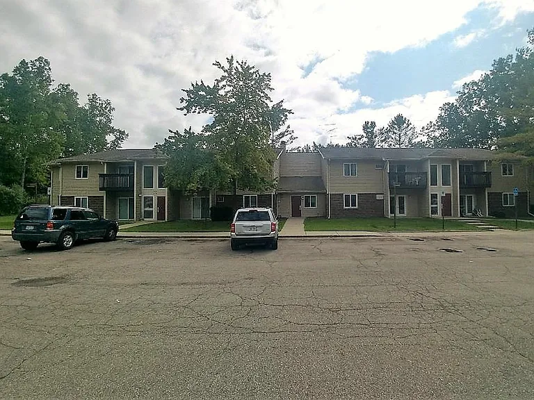 Alma Apartments — Photo 9