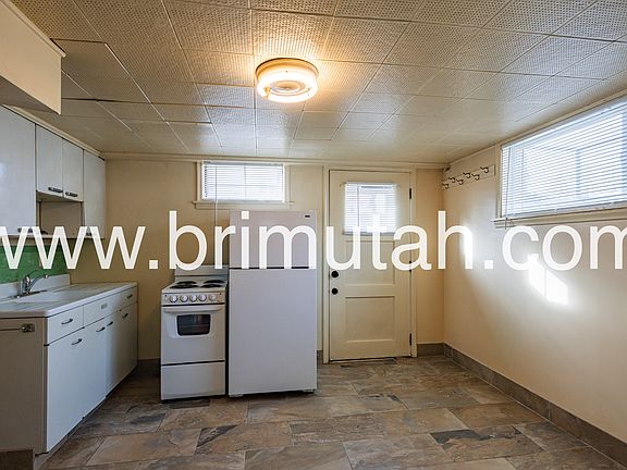 2nd image of 2776 S Beverly St