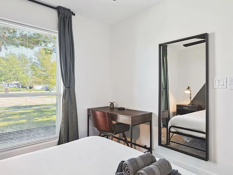 215 Nottingham Dr — Photo 25