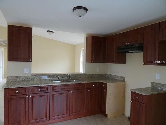 4th image of 9115 Post Oak Ct