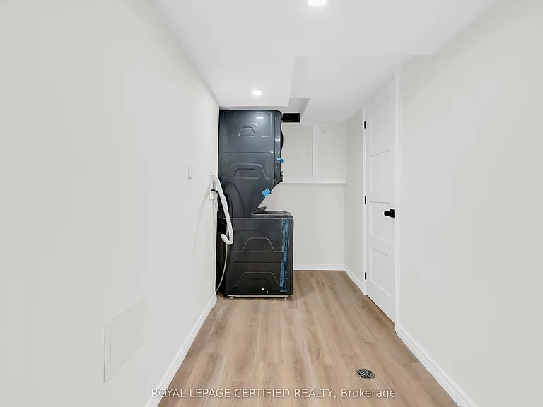 1398 Rebecca St — Photo 20