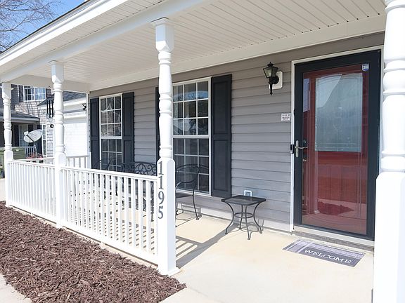 3rd image of 1195 Chivalry St