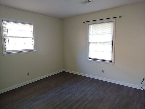 2nd image of 1011 Barn Oak Ct NE #A