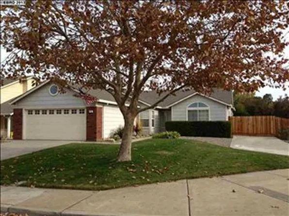 2100 El Lago Dr, Oakley, CA 94561