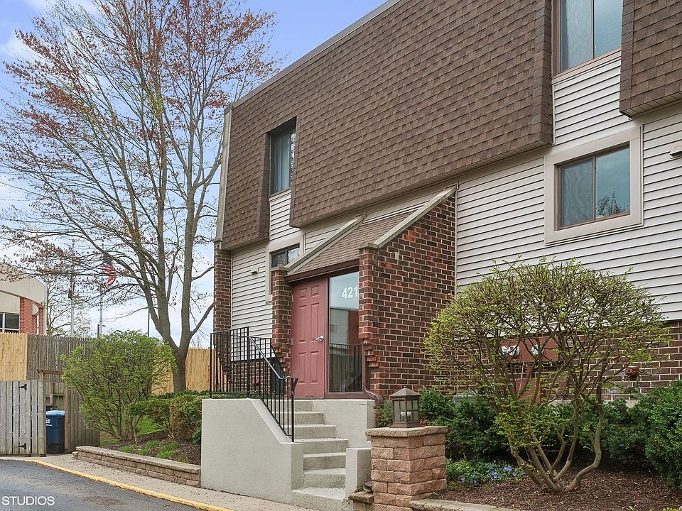 1st image of 421 Elm St APT 6L
