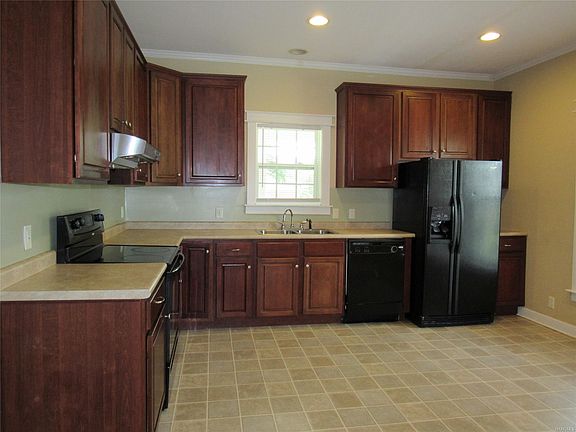 5th image of 102 Dogwood Dr