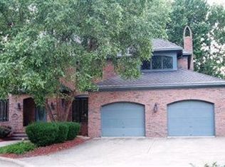 5 Westfield Ln, Rocky River, OH 44116