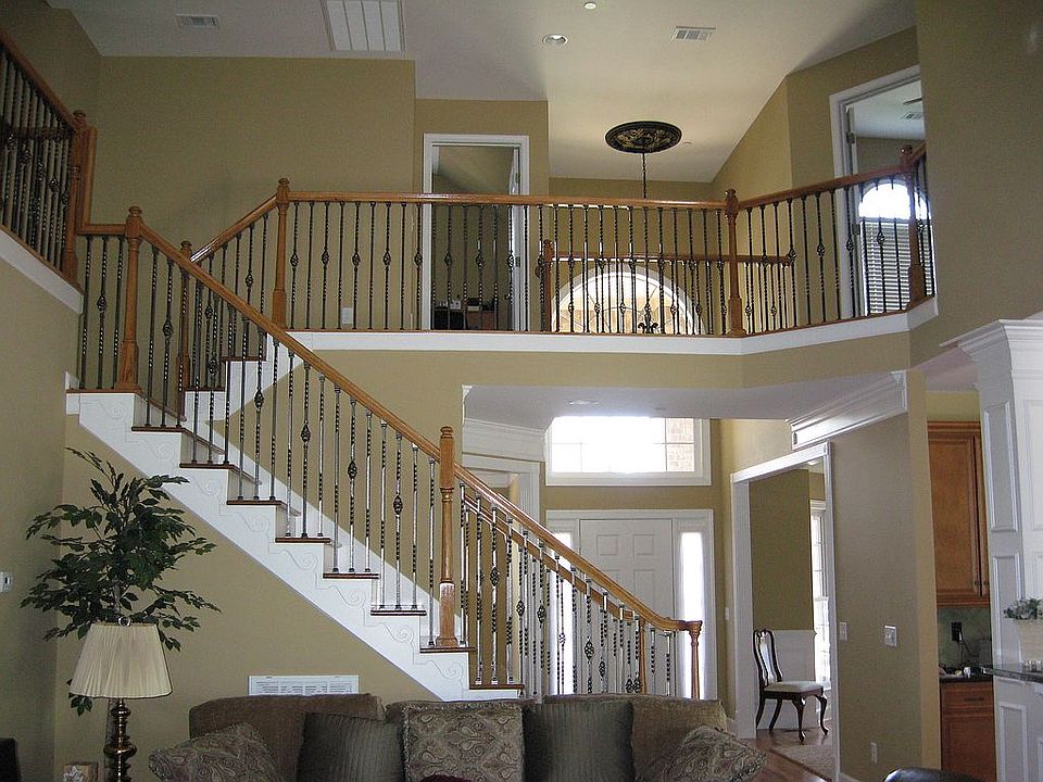 Living room looking to front