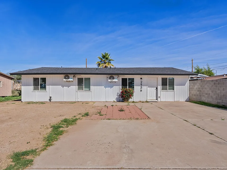 2956 E Mobile Ln