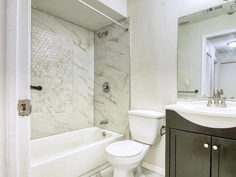 78 Wyndham Pl — Photo 7