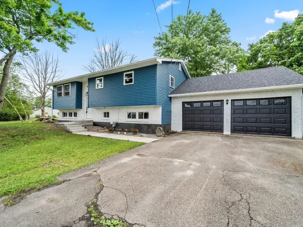 428 Boswell Hill Rd, Endicott, NY 13760