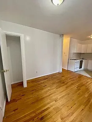 Rented by Dynamik Realty | media 13