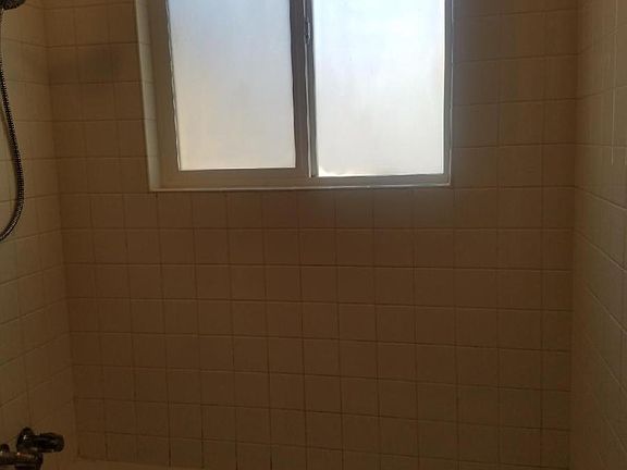2nd image of 2052 W Prichard St