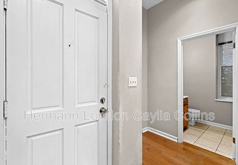 1708 S Tucker Blvd #B — Photo 9