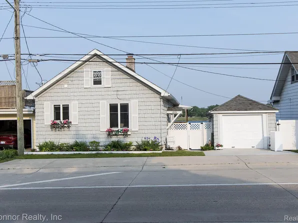 105 Gratiot Blvd, Marysville, MI 48040