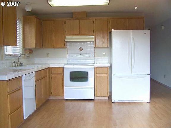 4th image of 13305 NE 91st St