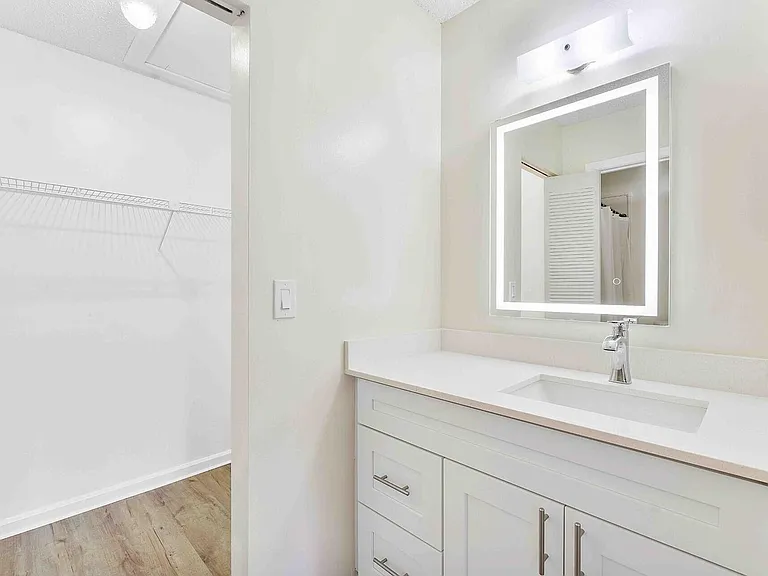 3375 Jaywood Ter #2050 — Photo 18