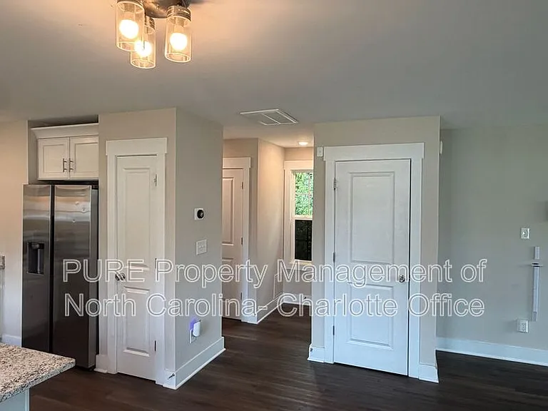 1204 W Airline Ave — Photo 9