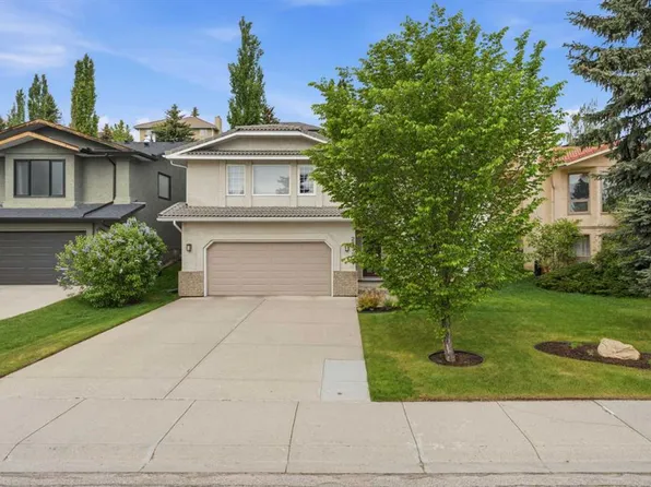 2739 E Signal Hill Dr SW, Calgary, AB T3H 2L6