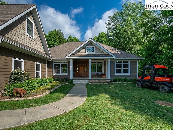 3rd image of 2870 Chestnut Hill Road