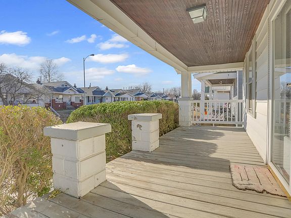 4th image of 424 Richardt Ave
