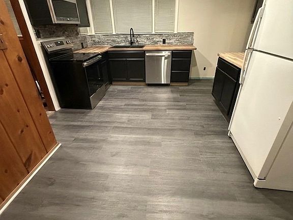 4th image of 3441 E Maple Ave
